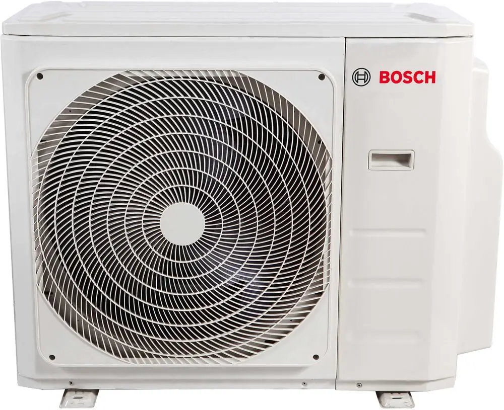 Außeneinheit eines Klimageräts von Bosch mit großen Lüftergittern und einem kompakten, weißen Gehäuse.